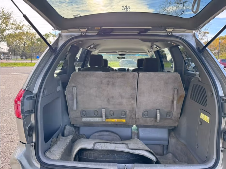 2008 Toyota Sienna LE 7-Passenger FWD